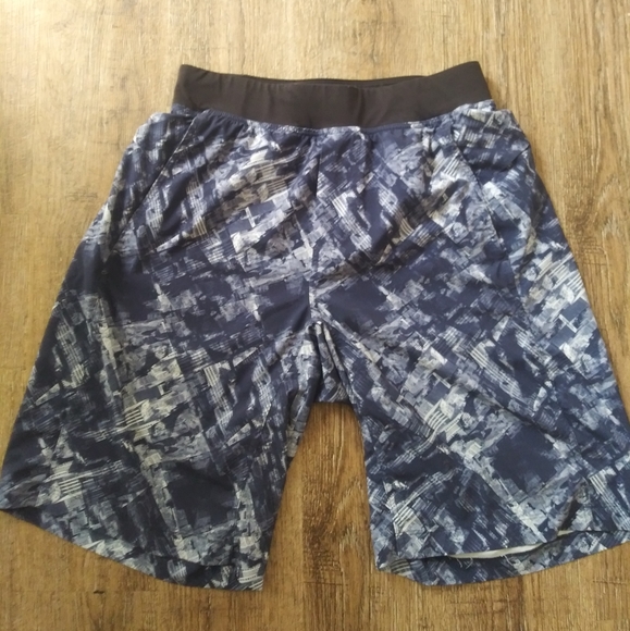 Lulu Lemon Shorts - Picture 1 of 1